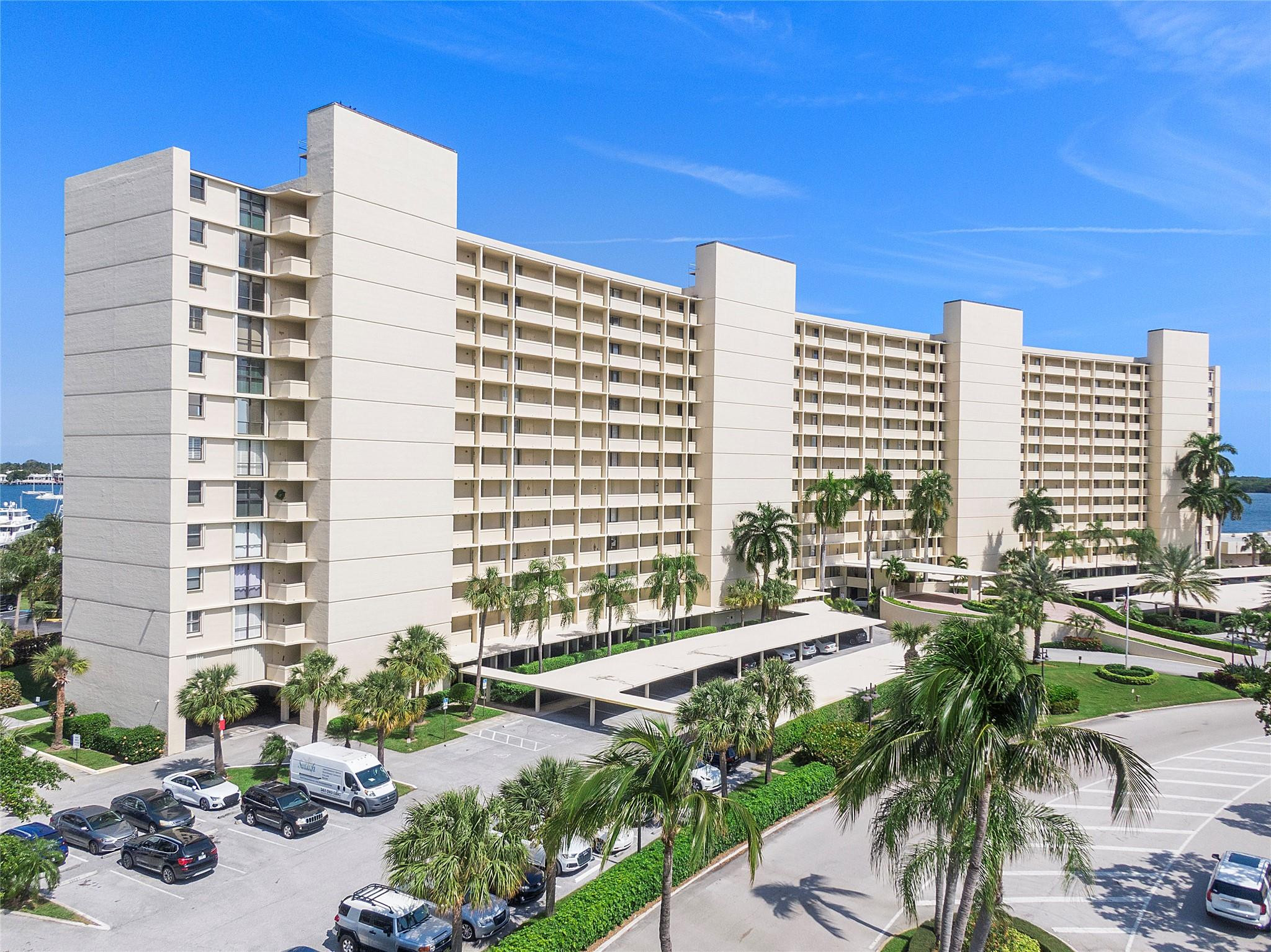 136 Lakeshore Drive T10