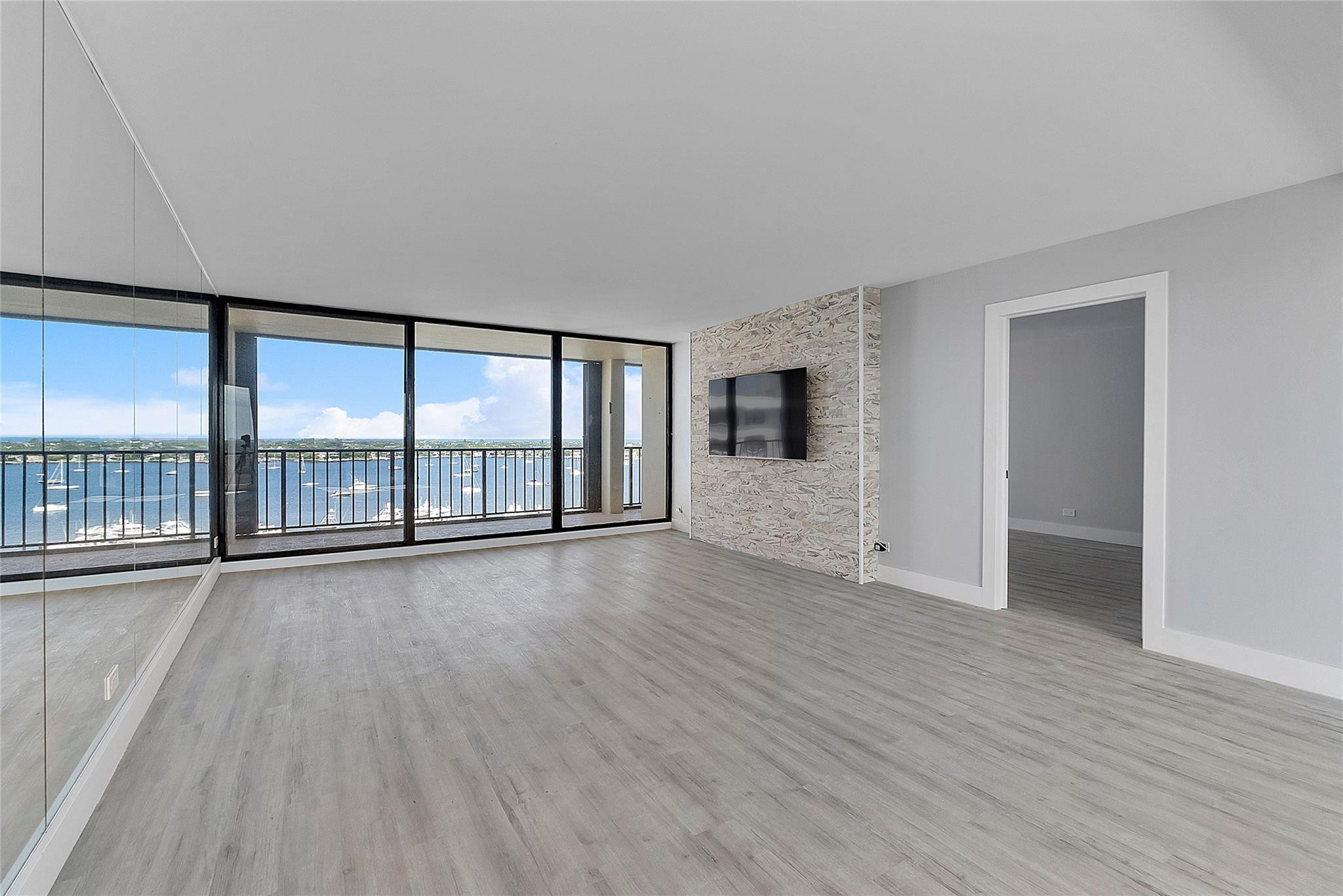 136 Lakeshore Drive T10