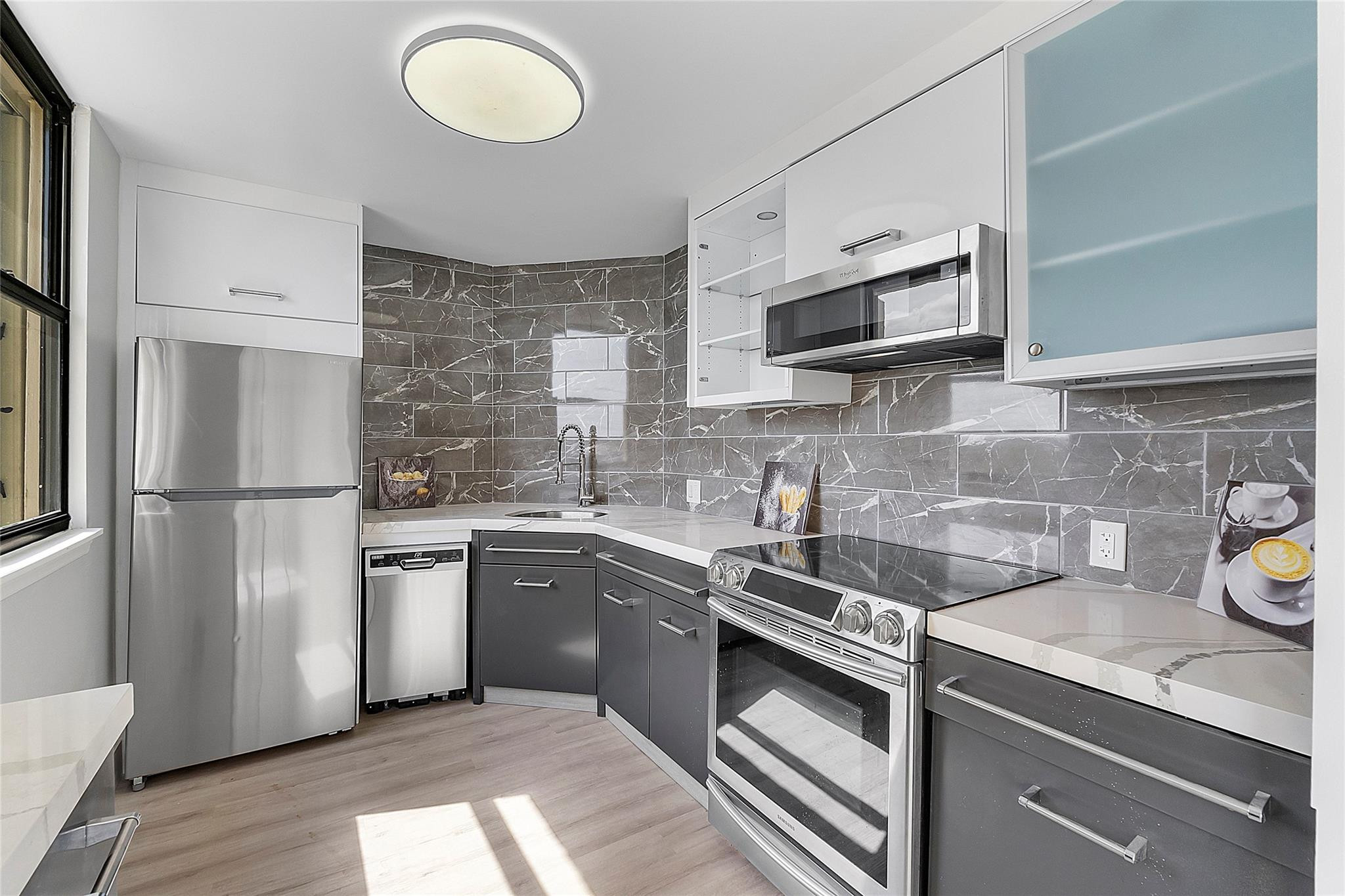 136 Lakeshore Drive T10