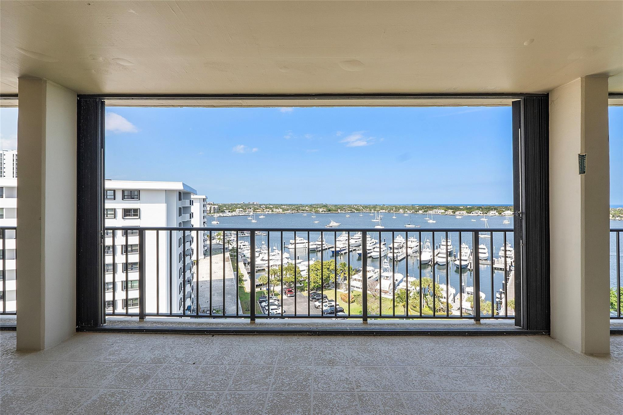 136 Lakeshore Drive T10