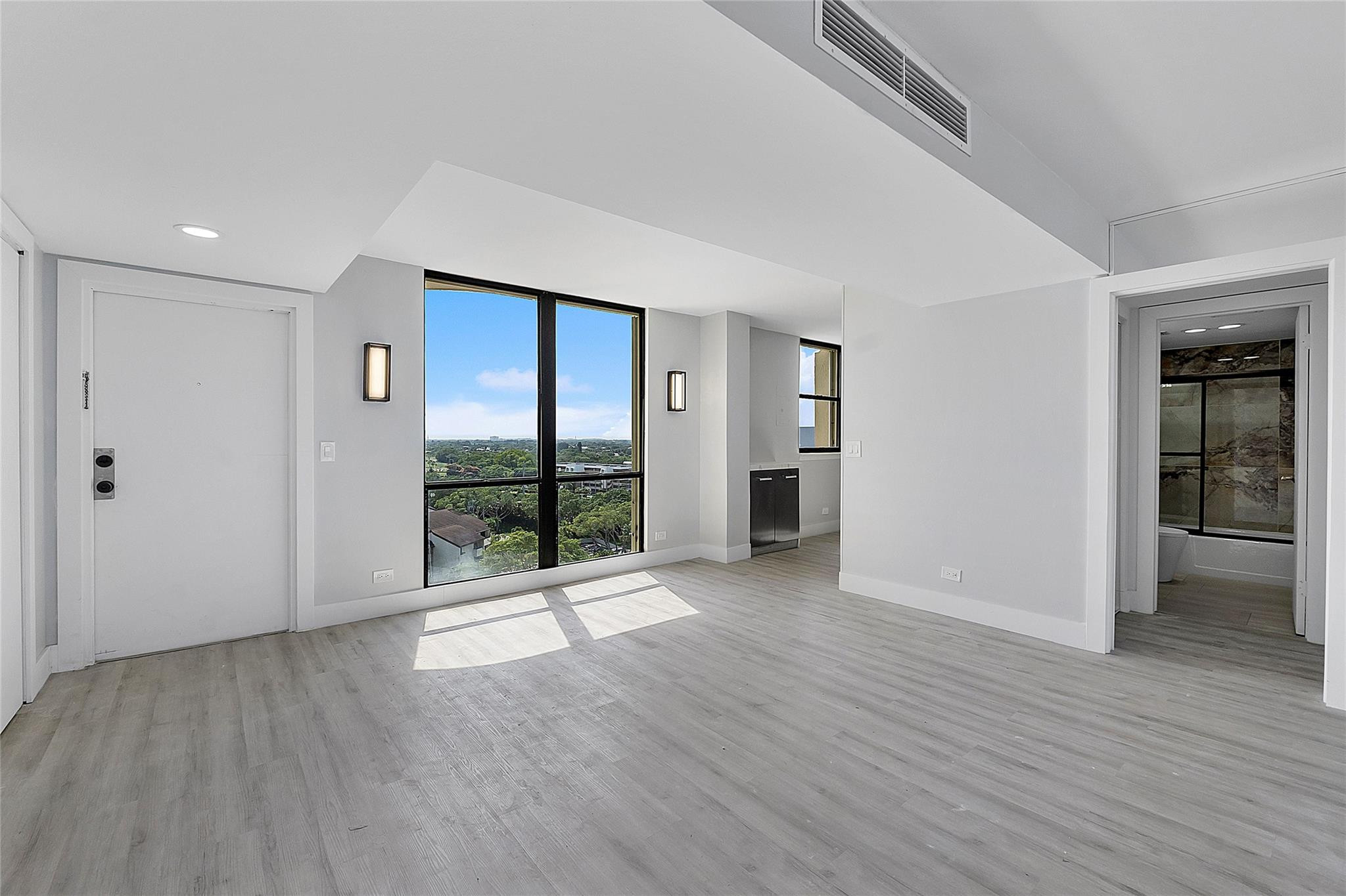 136 Lakeshore Drive T10