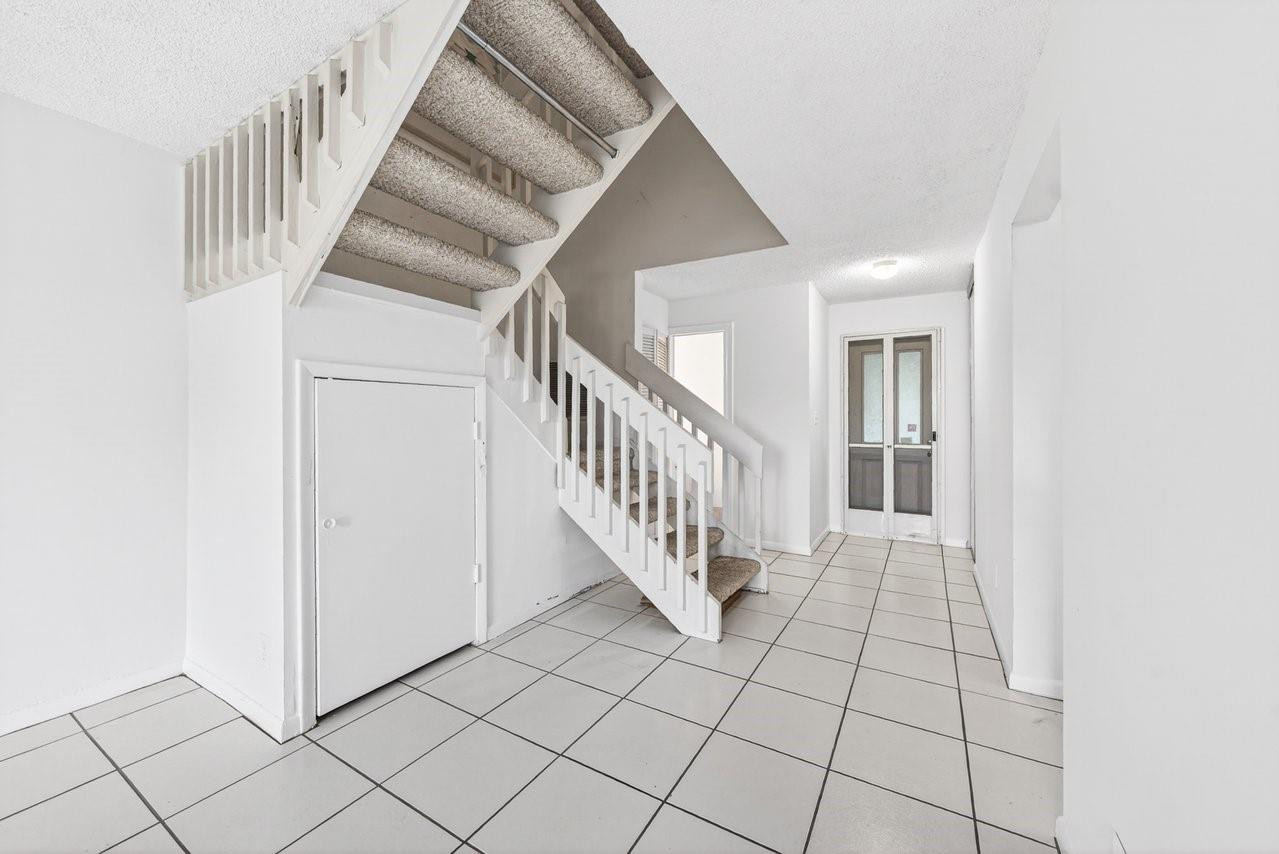 2643 NW 42nd Avenue, Coconut Creek