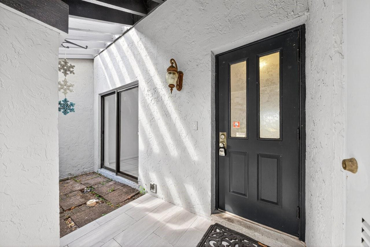 2643 NW 42nd Avenue, Coconut Creek