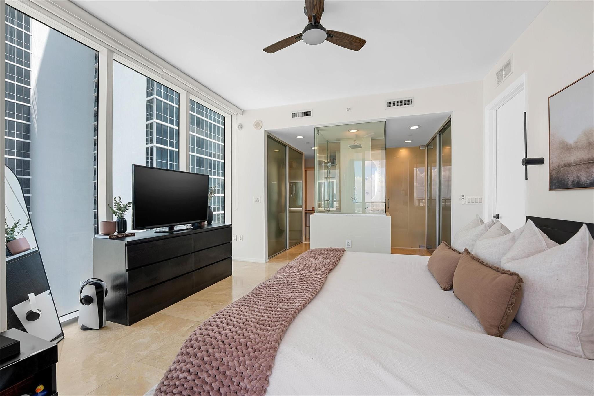 1040 Biscayne Boulevard 3906