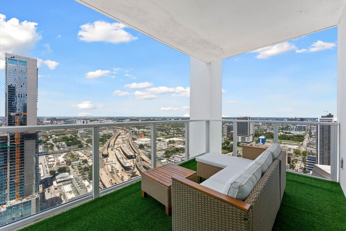 1040 Biscayne Boulevard 3906