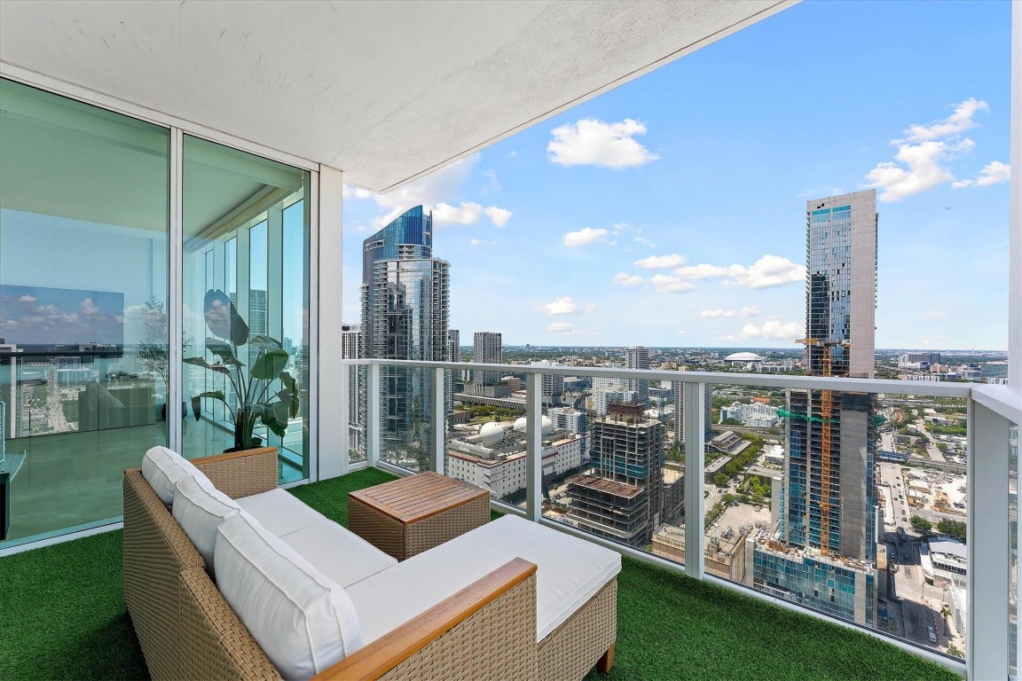 1040 Biscayne Boulevard 3906