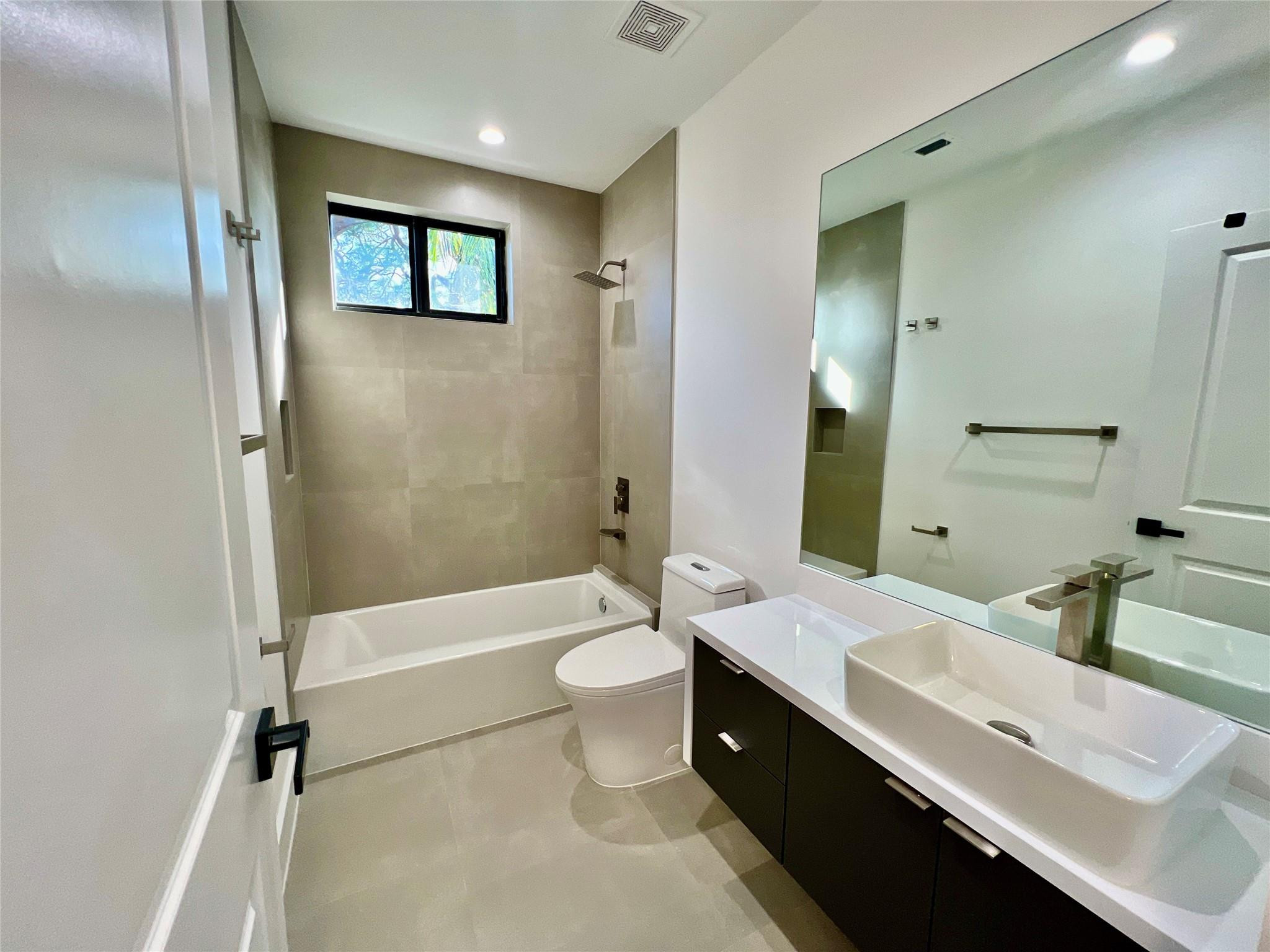 1292 NE 35th Street
