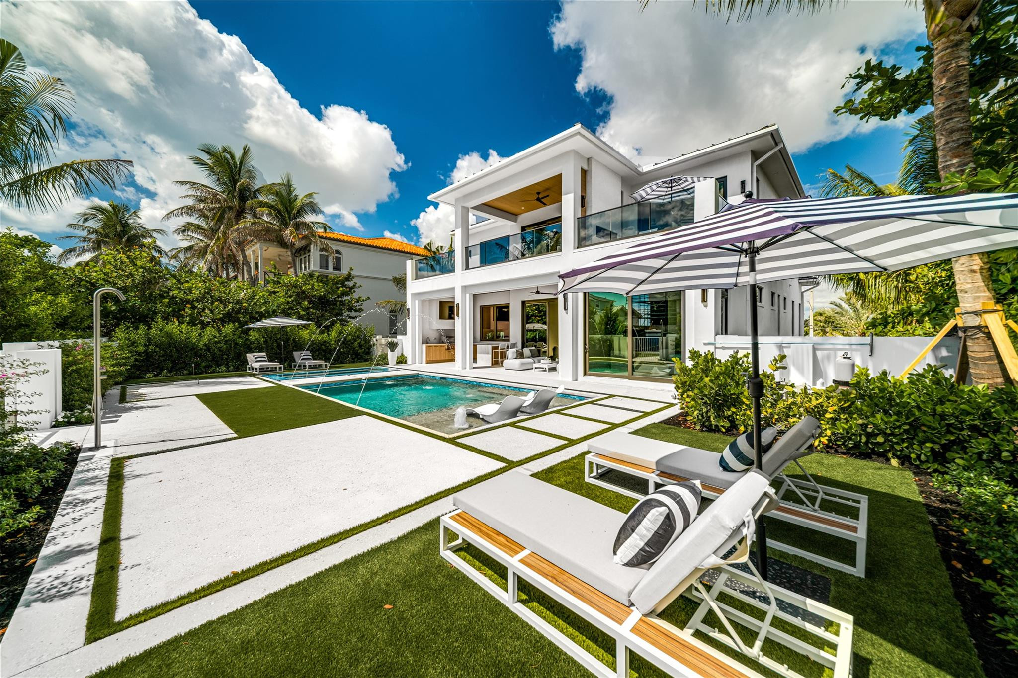 6107 N Ocean Boulevard