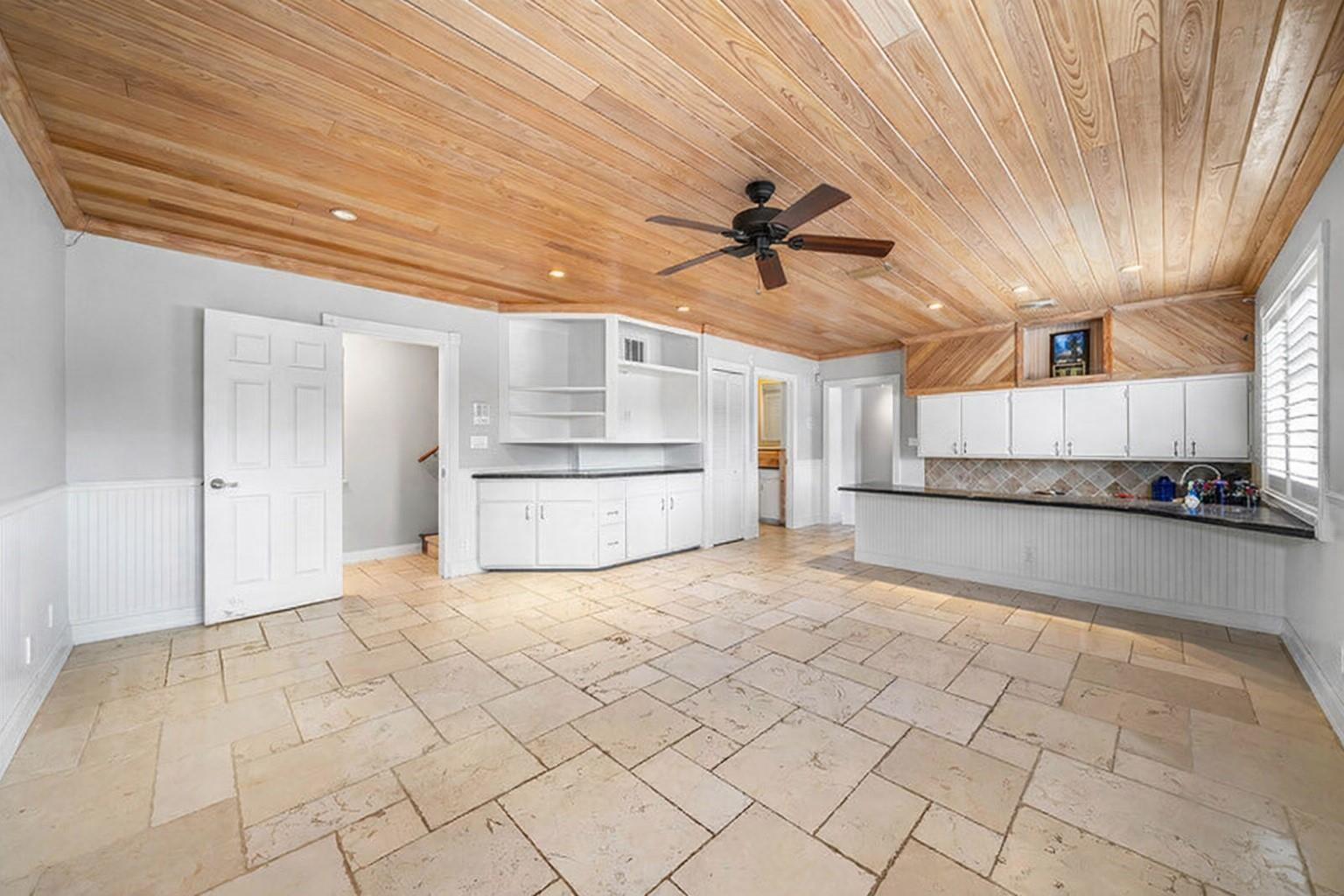 8035 Dillman Road