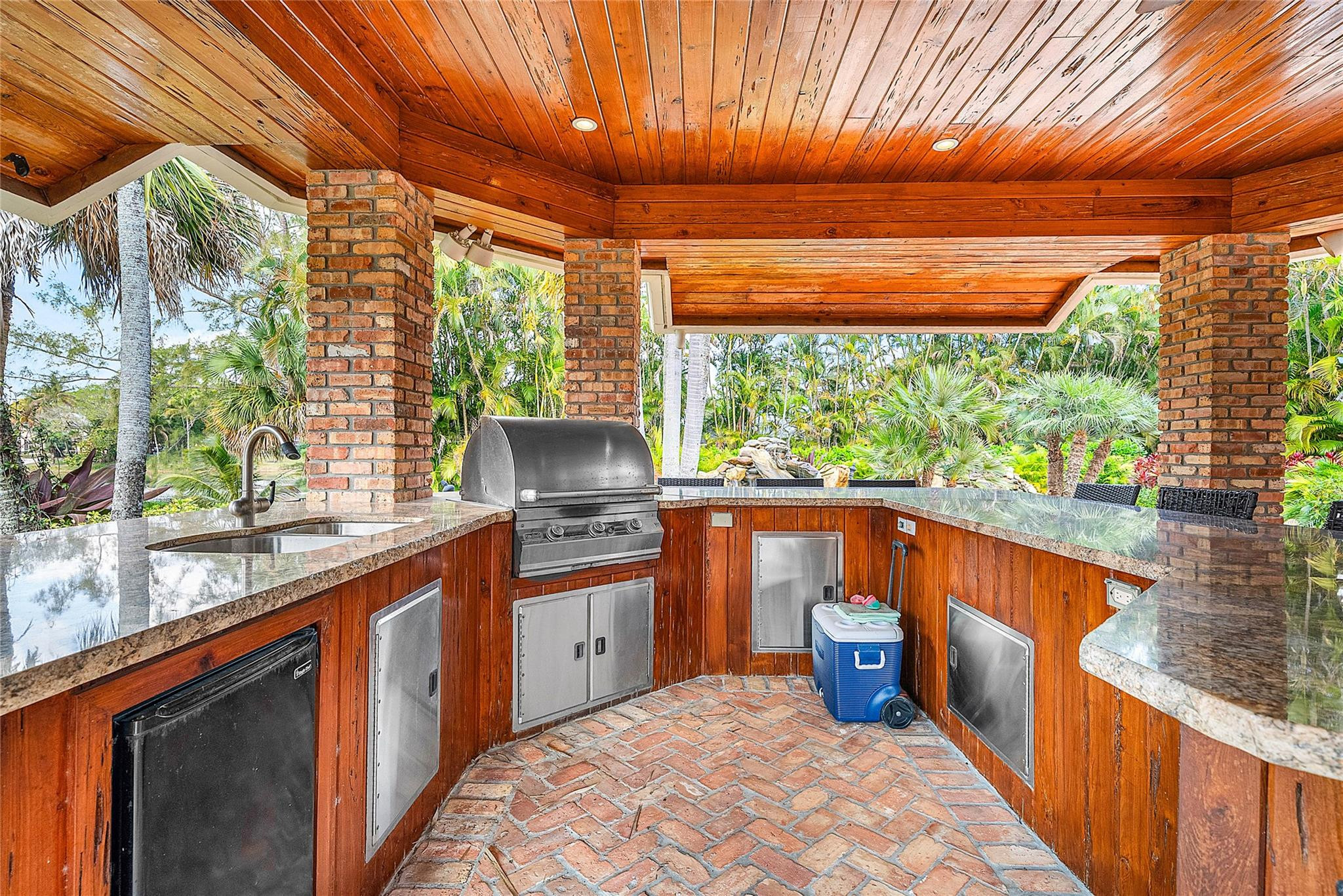 8035 Dillman Road