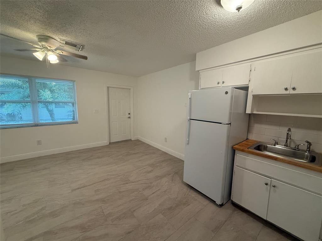 810 SE 18th Street 6