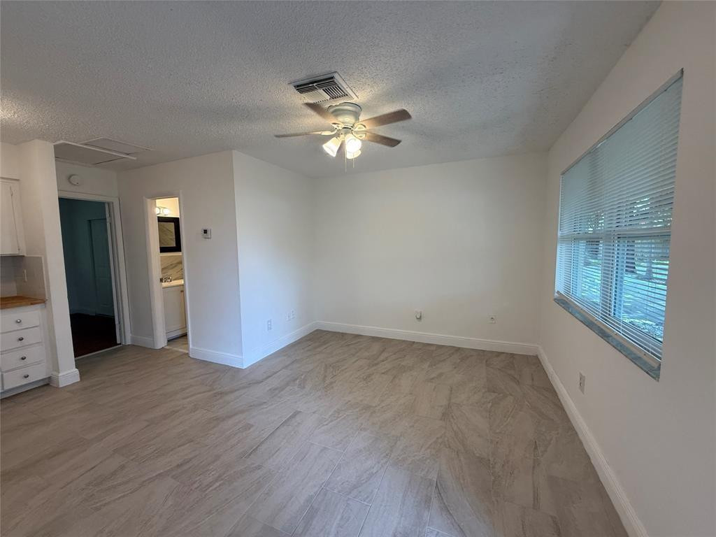 810 SE 18th Street 6