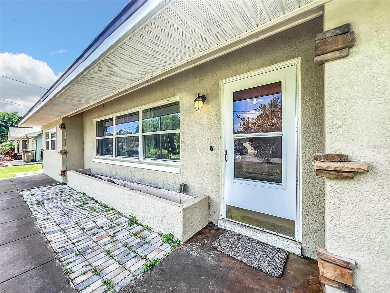 9 OAK ST