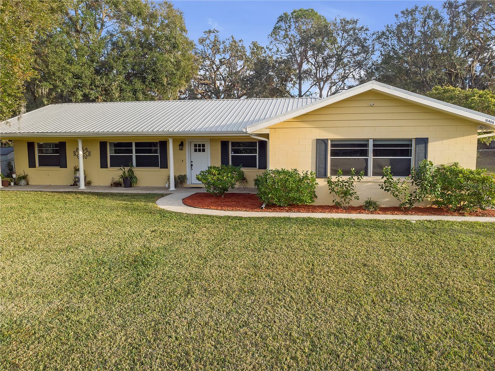 10406 LAKESHORE DR