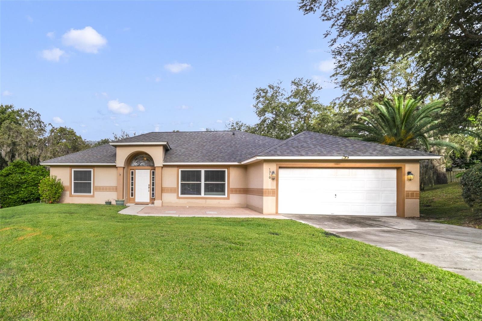 1310 WOODS EDGE CT