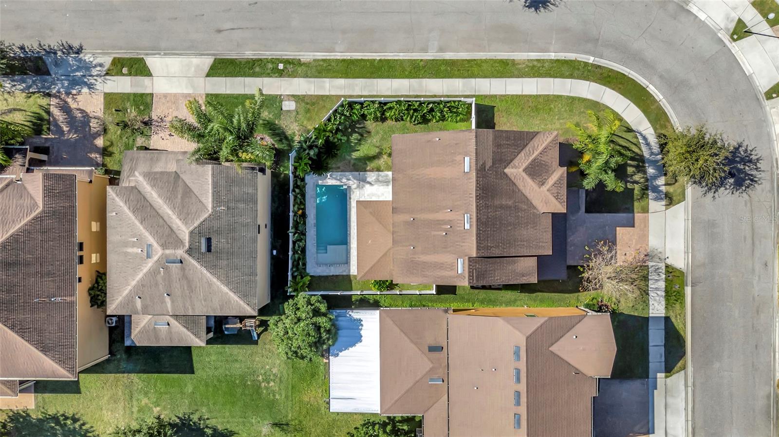 1077 FOUNTAIN COIN LOOP