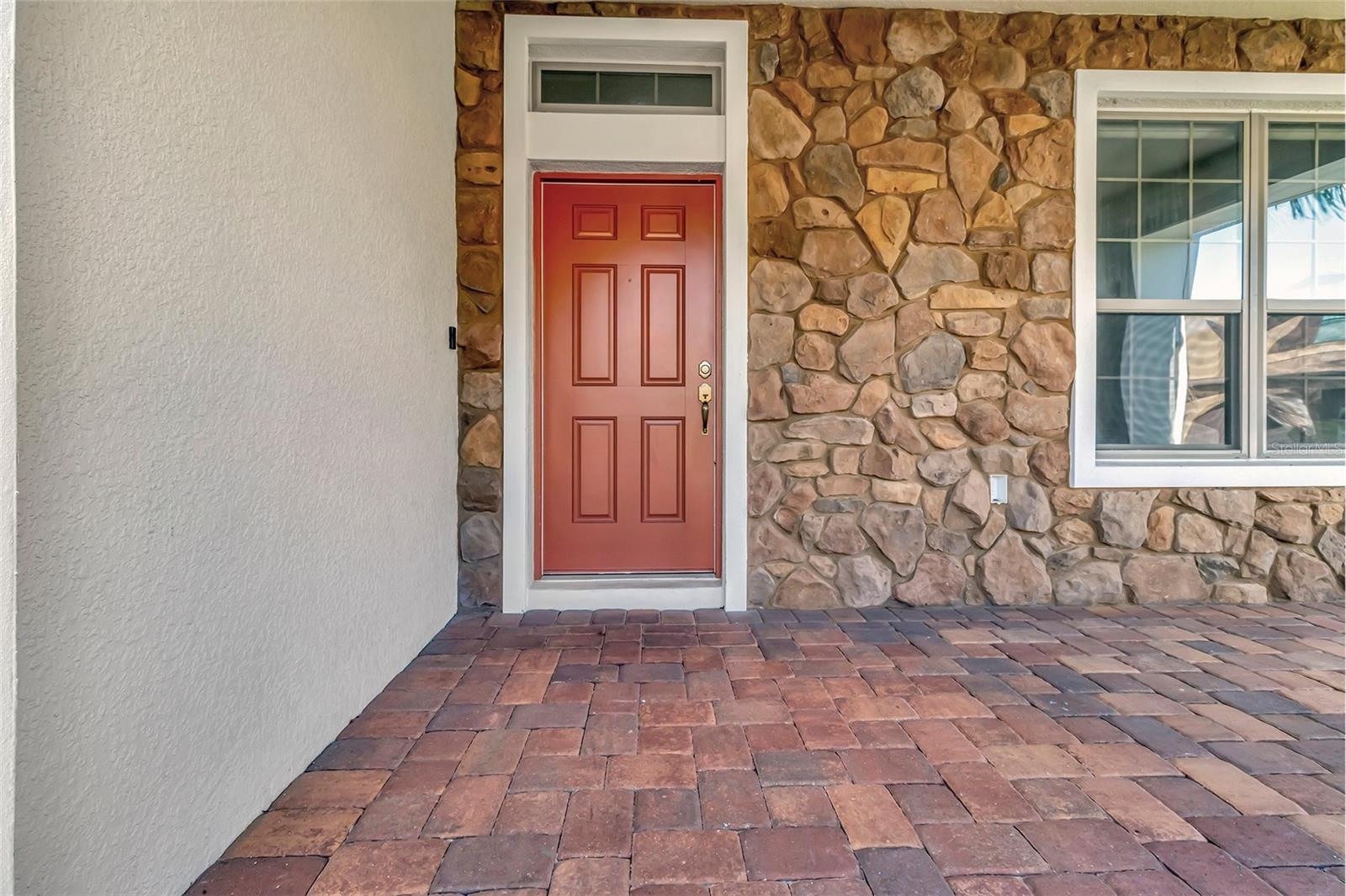 1077 FOUNTAIN COIN LOOP