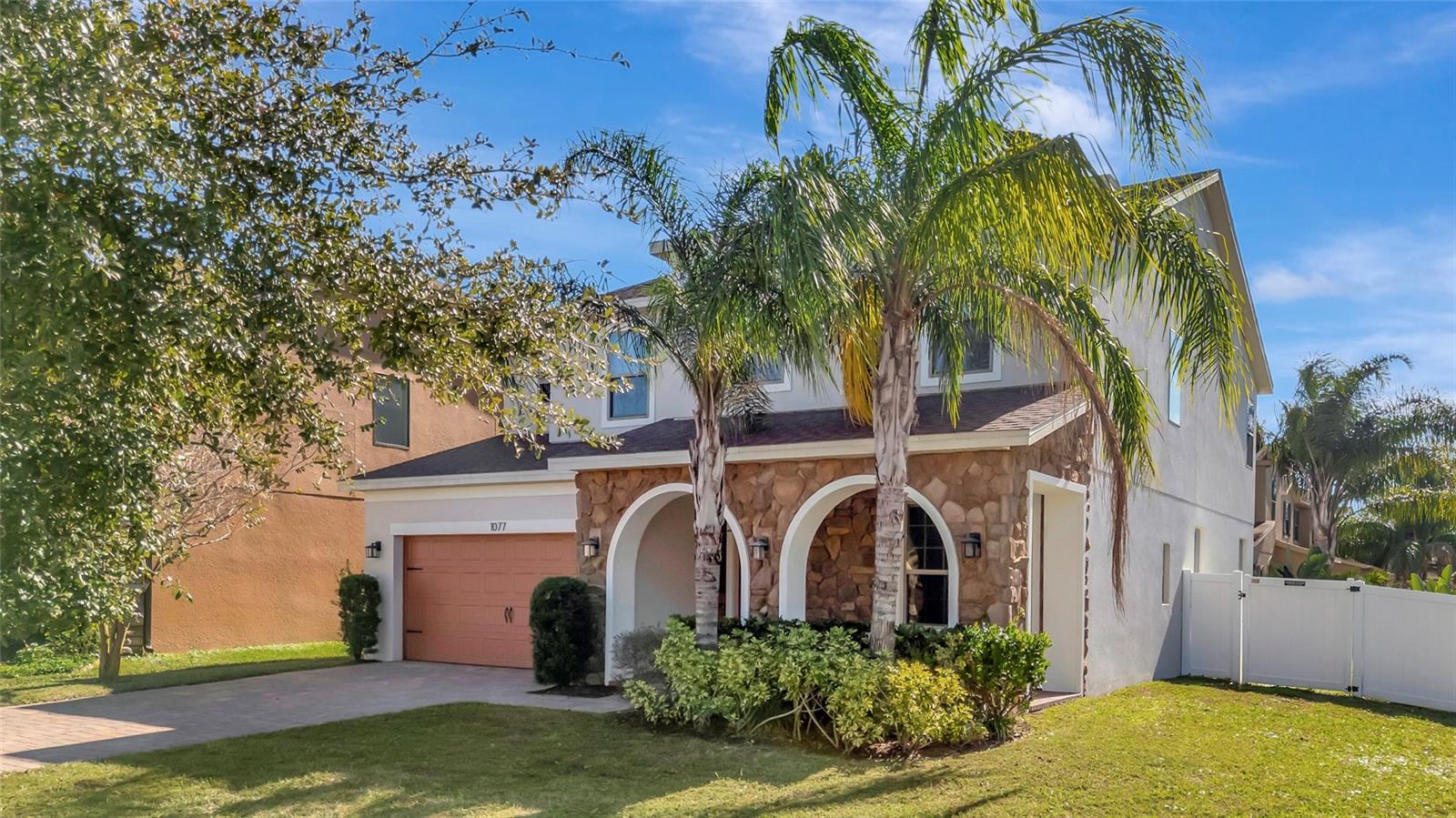 1077 FOUNTAIN COIN LOOP