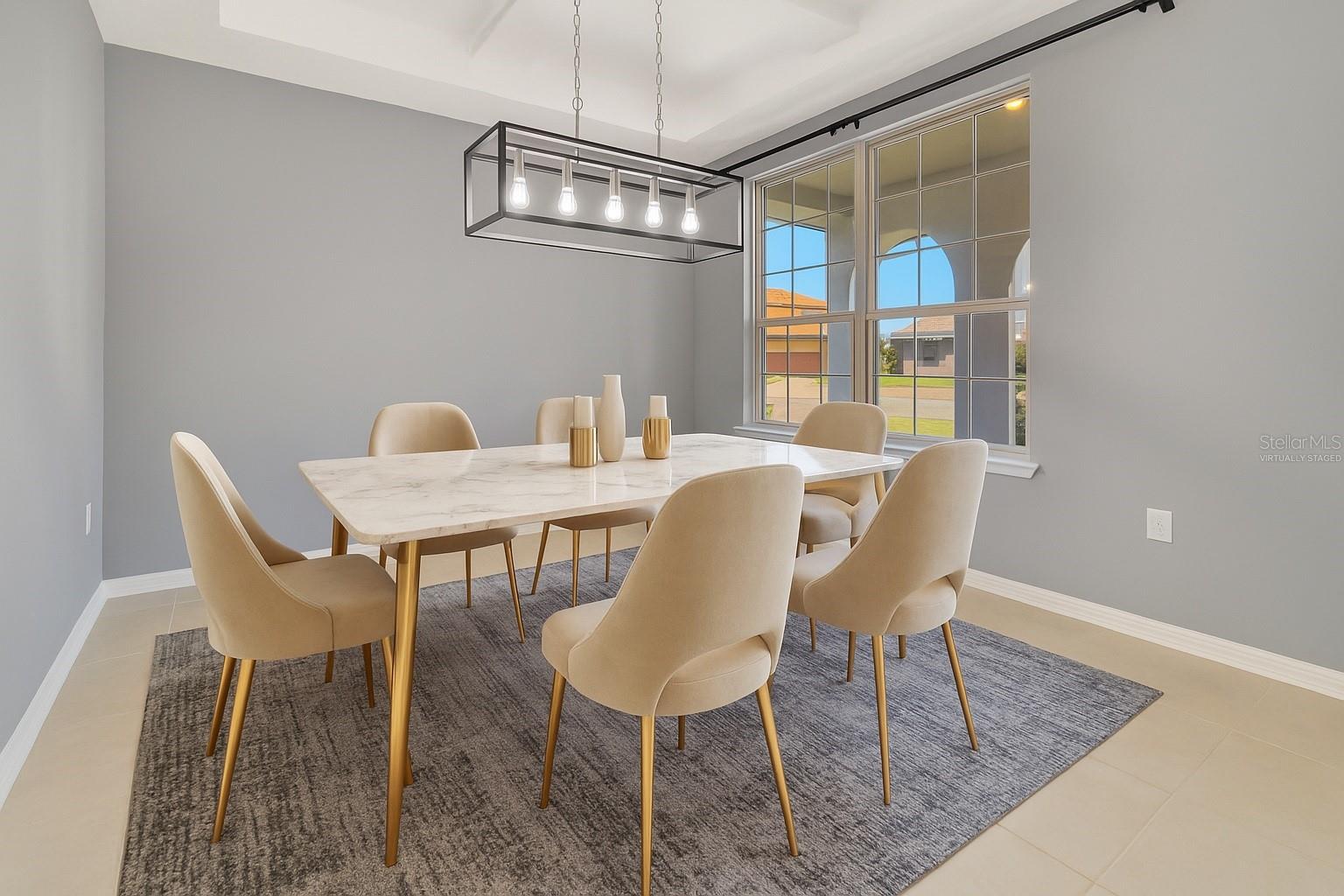 1077 FOUNTAIN COIN LOOP