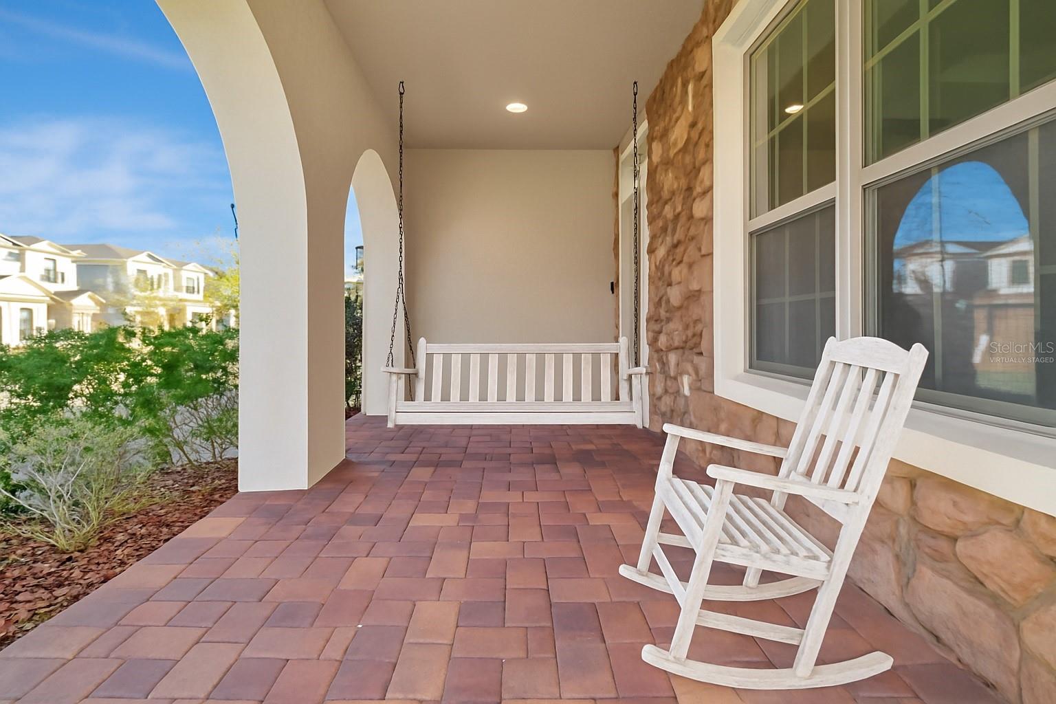 1077 FOUNTAIN COIN LOOP