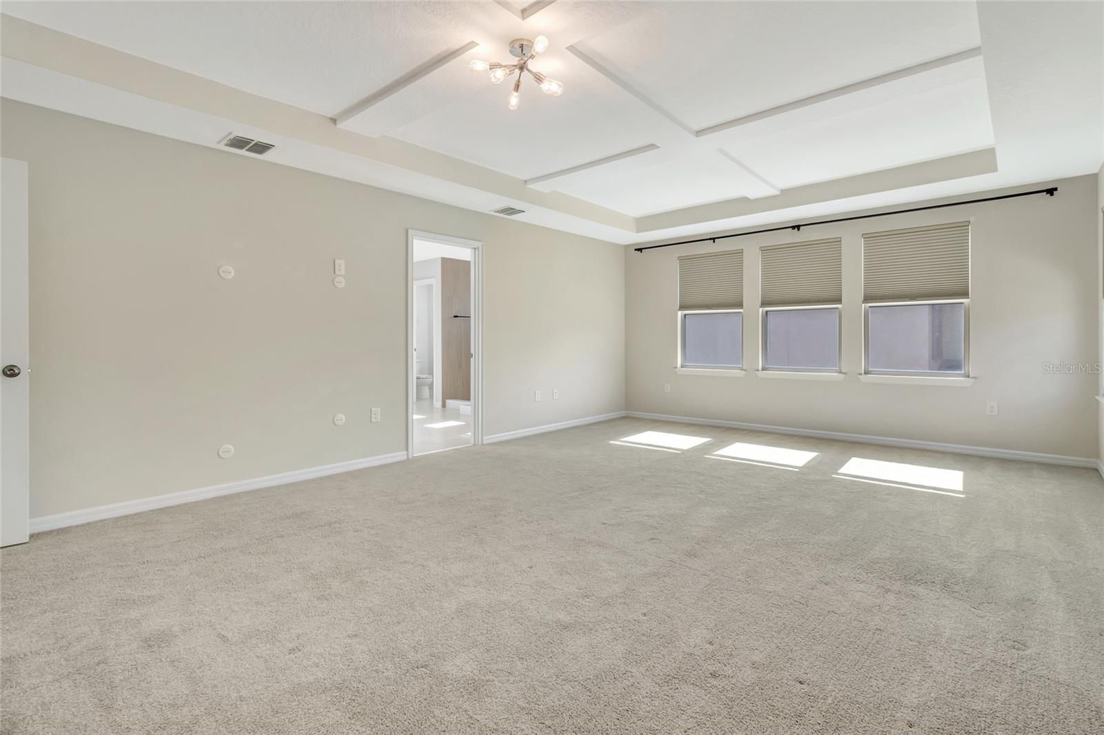 1077 FOUNTAIN COIN LOOP