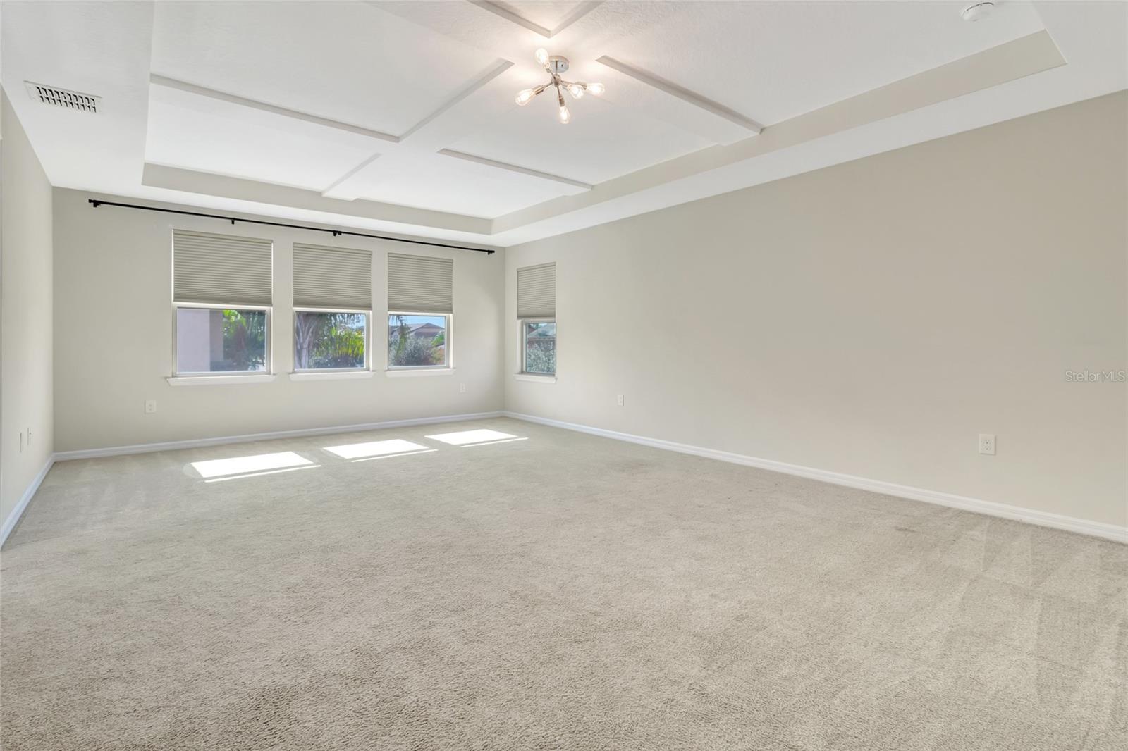 1077 FOUNTAIN COIN LOOP