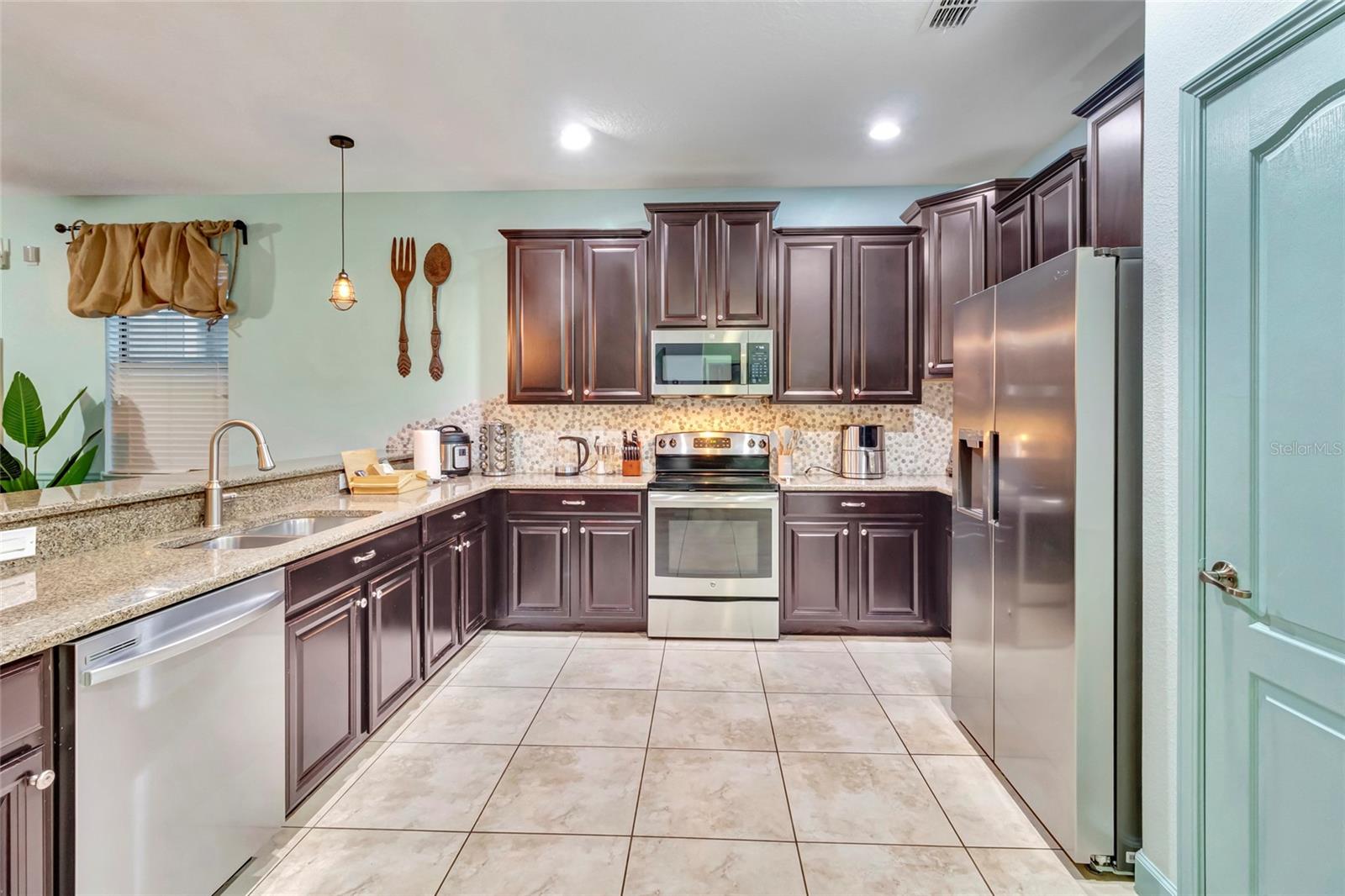 1424 WEXFORD WAY
