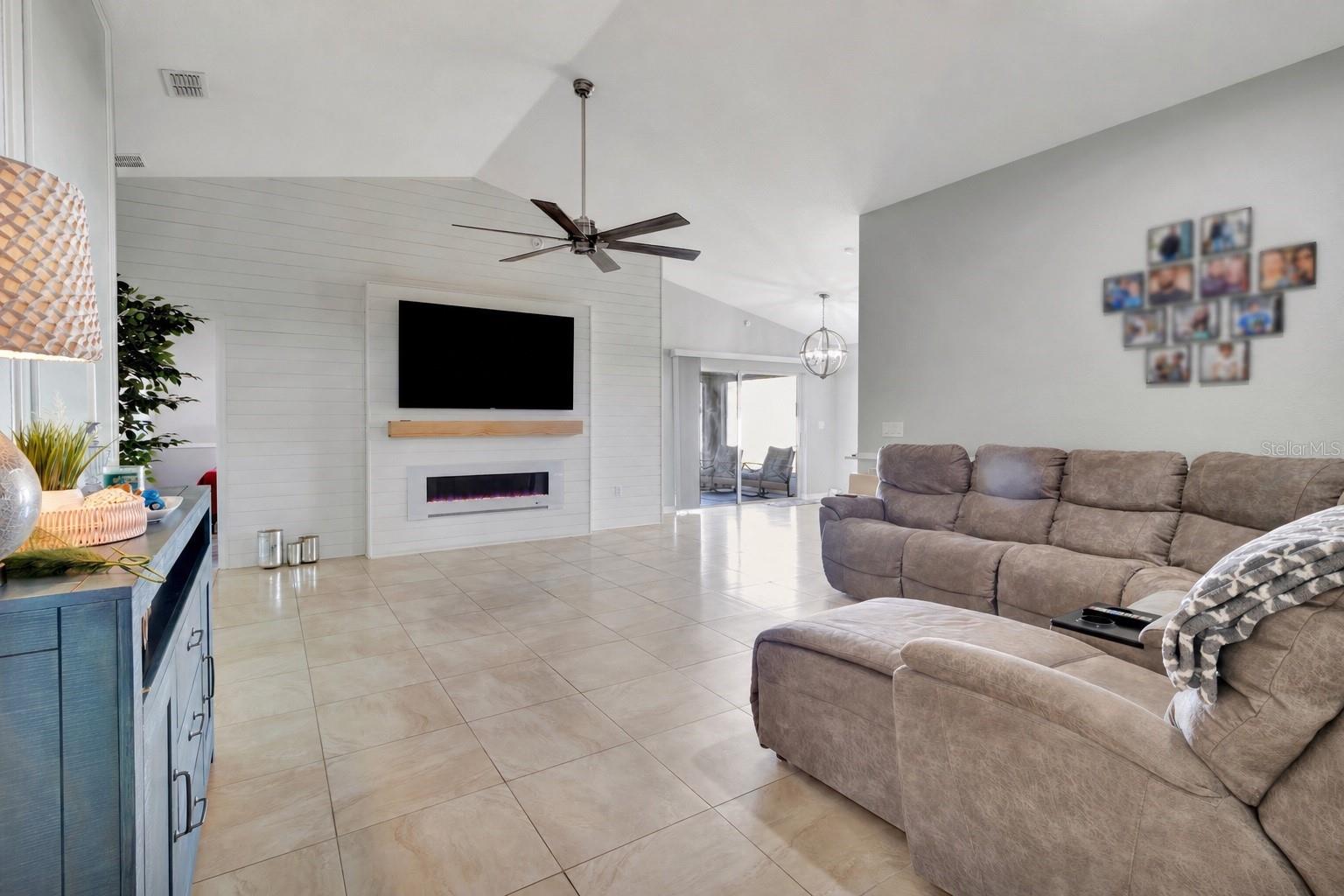 23905 NARROWLEAF CT