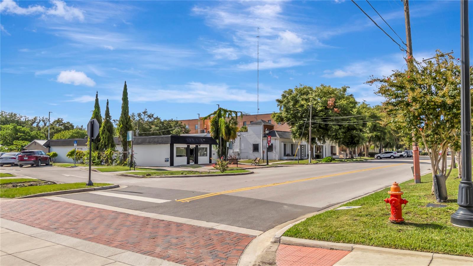 124 N APOPKA AVE