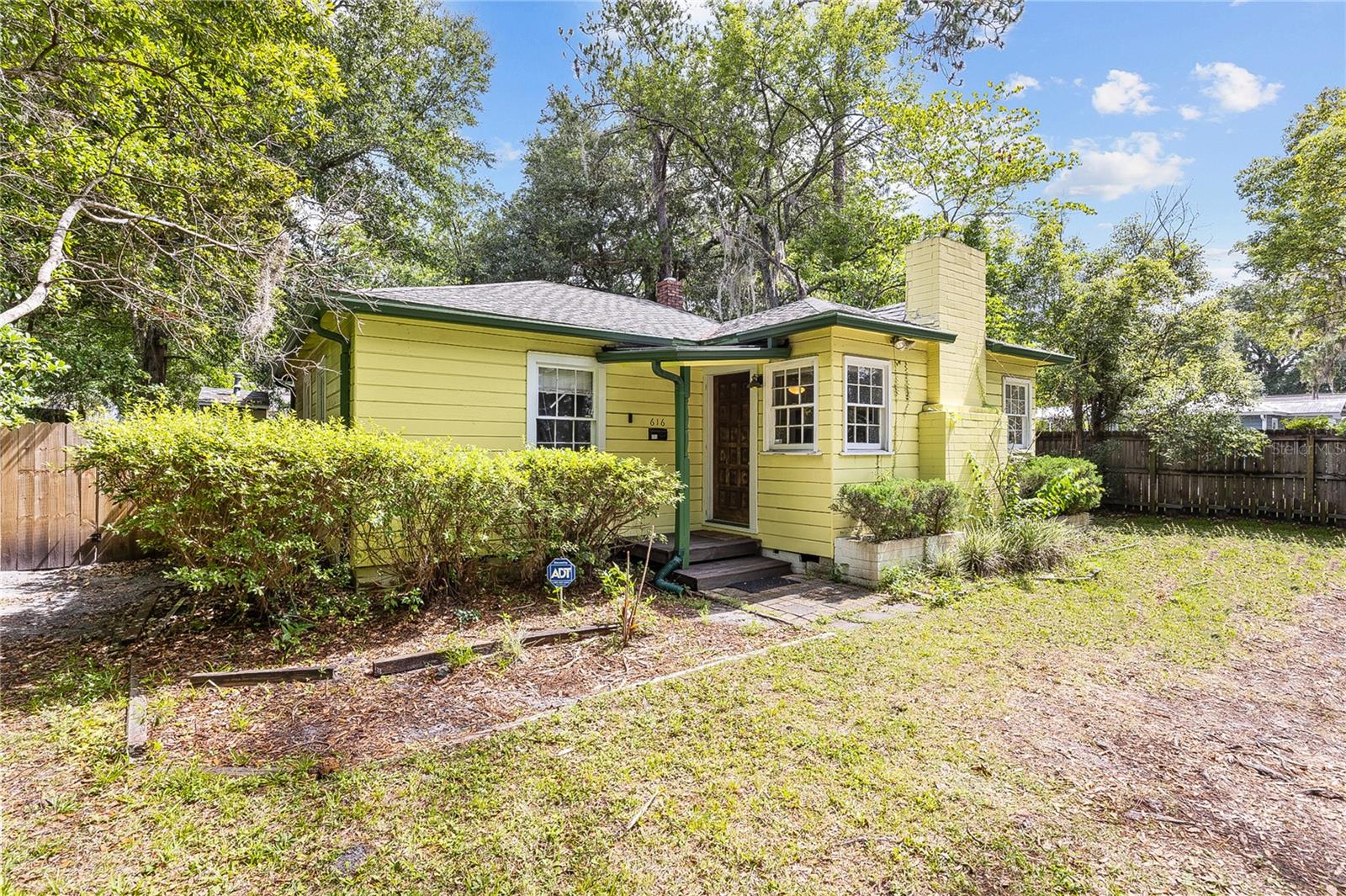 616 NW 8TH PLACE