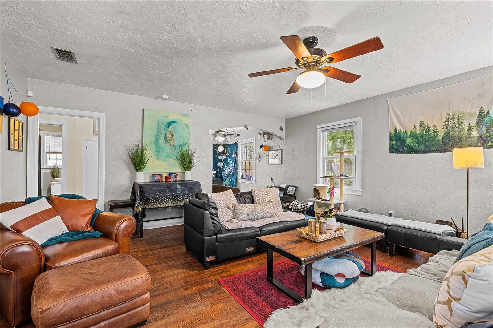 616 NW 8TH PLACE