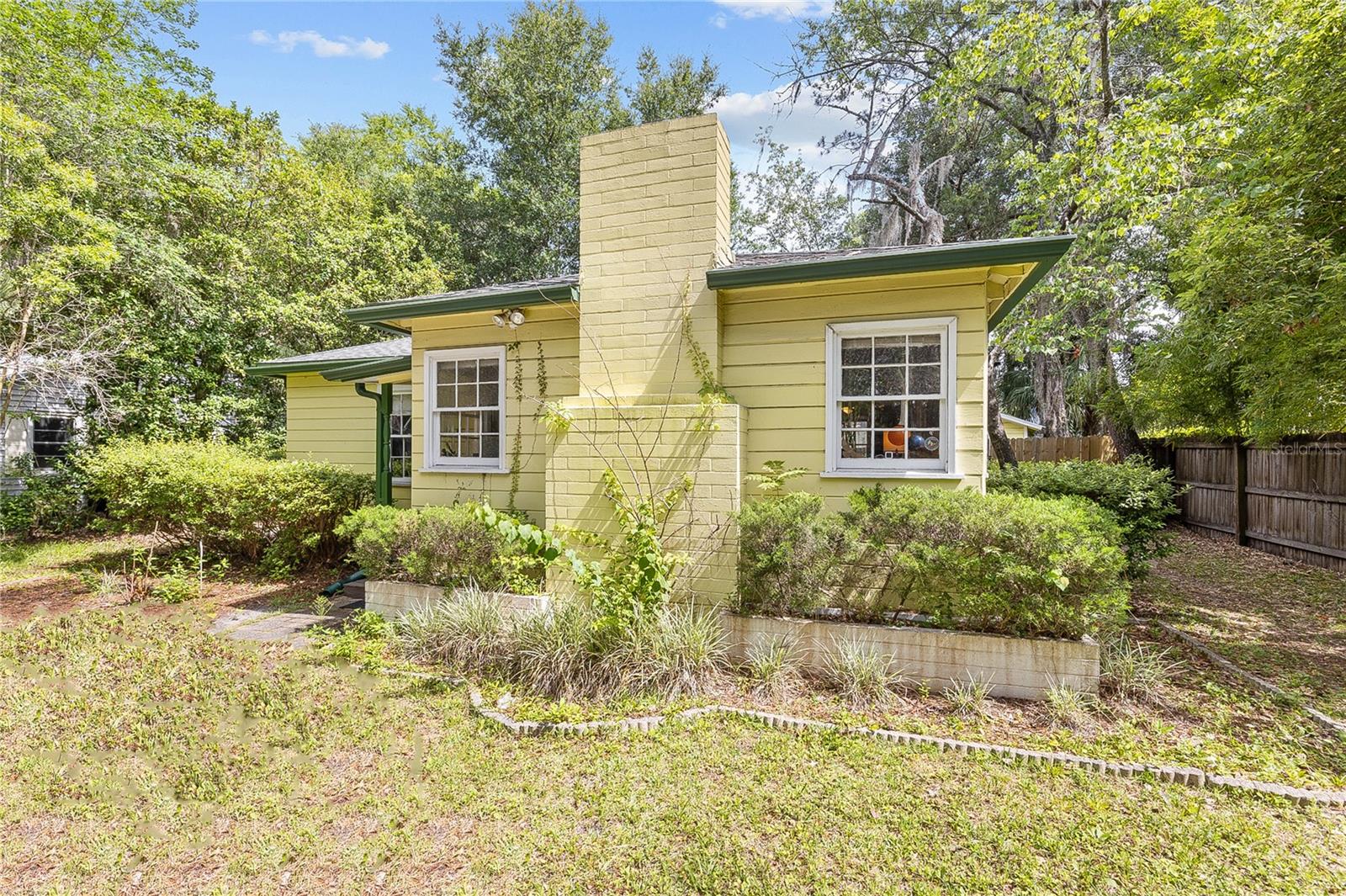 616 NW 8TH PLACE