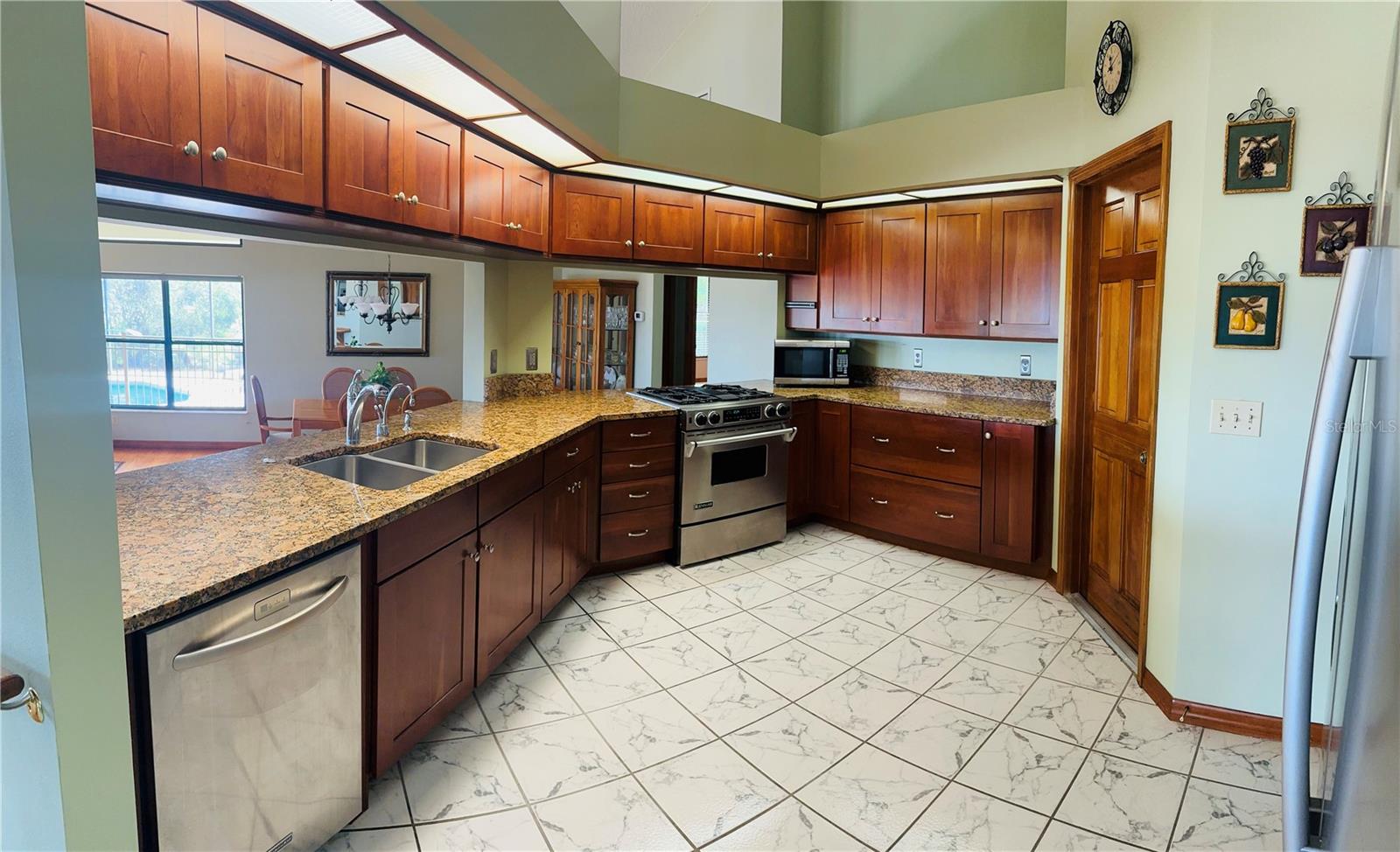 10735 POINT OVERLOOK DR