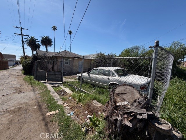 1417 W 50th