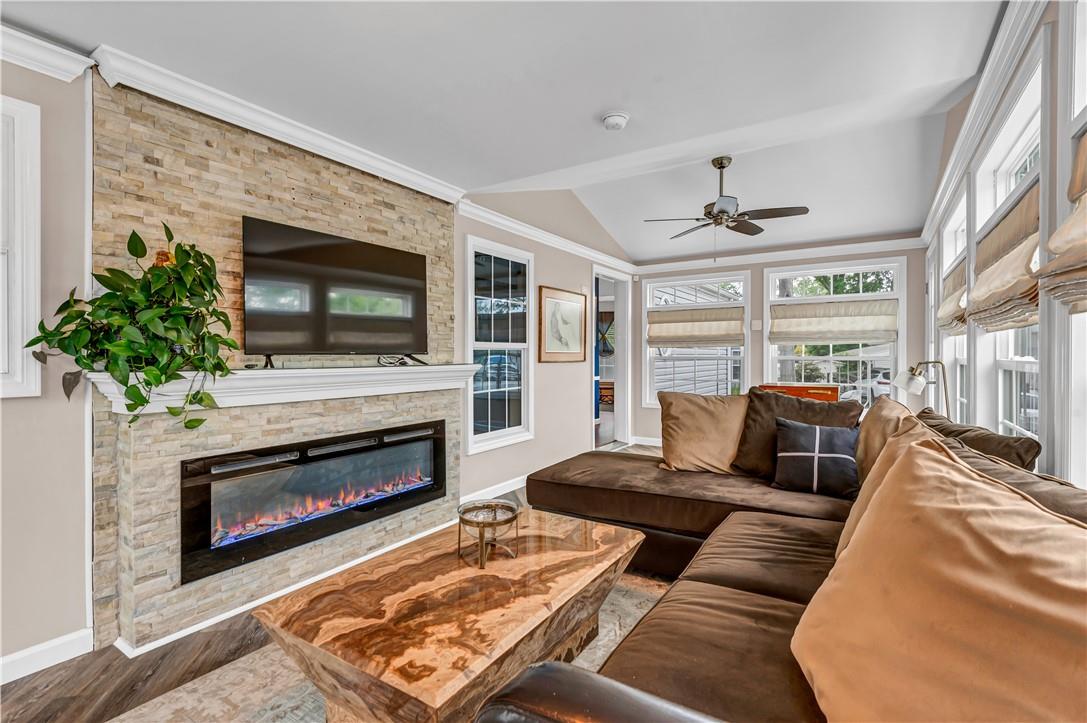 1661 Old Country Road Unit: 85