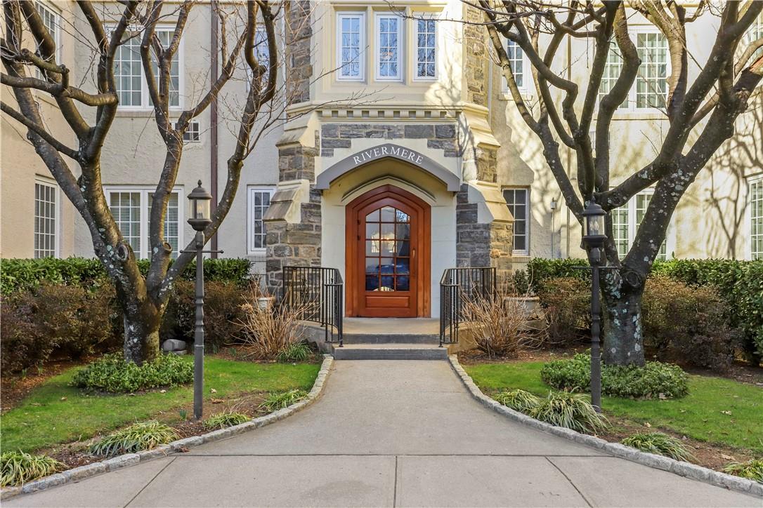 1 Rivermere Unit: 4A