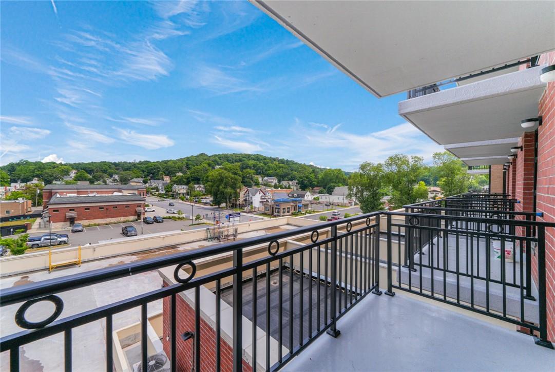 1108 Brown Street Unit: 2N
