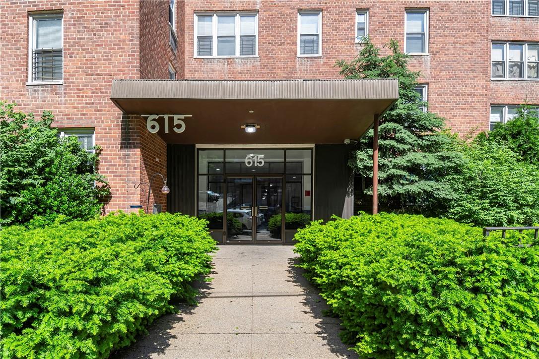 615 Warburton Avenue Unit: 1L