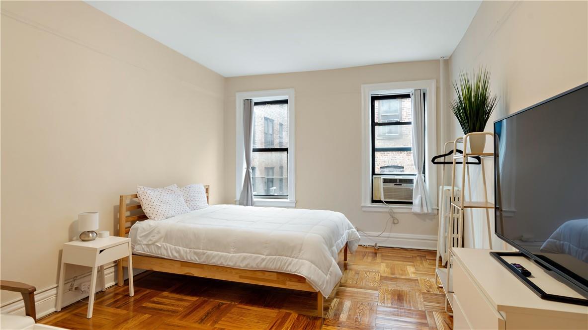 2156 Cruger Avenue Unit: 4L