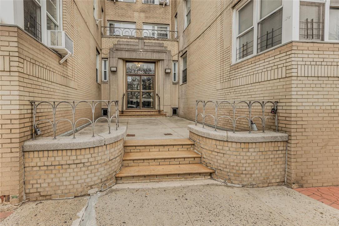 2160 Bronx Park E Unit: 3D
