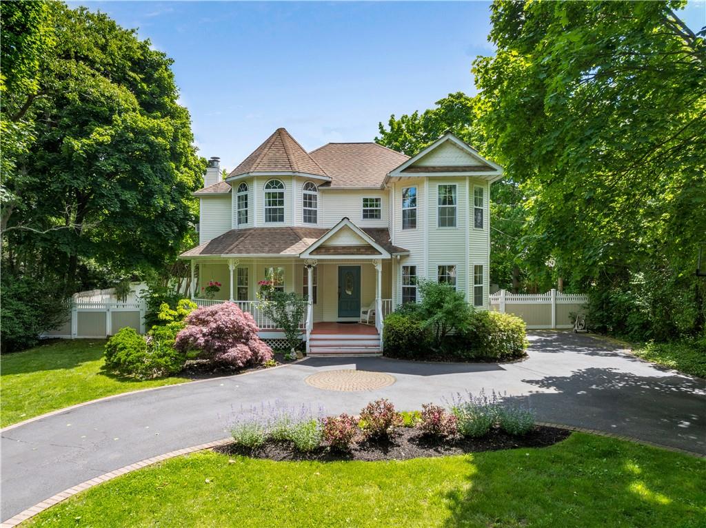 66 Old East Neck Road