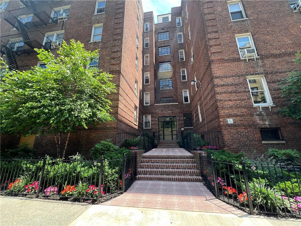 2080 Barnes Avenue Unit: 5D