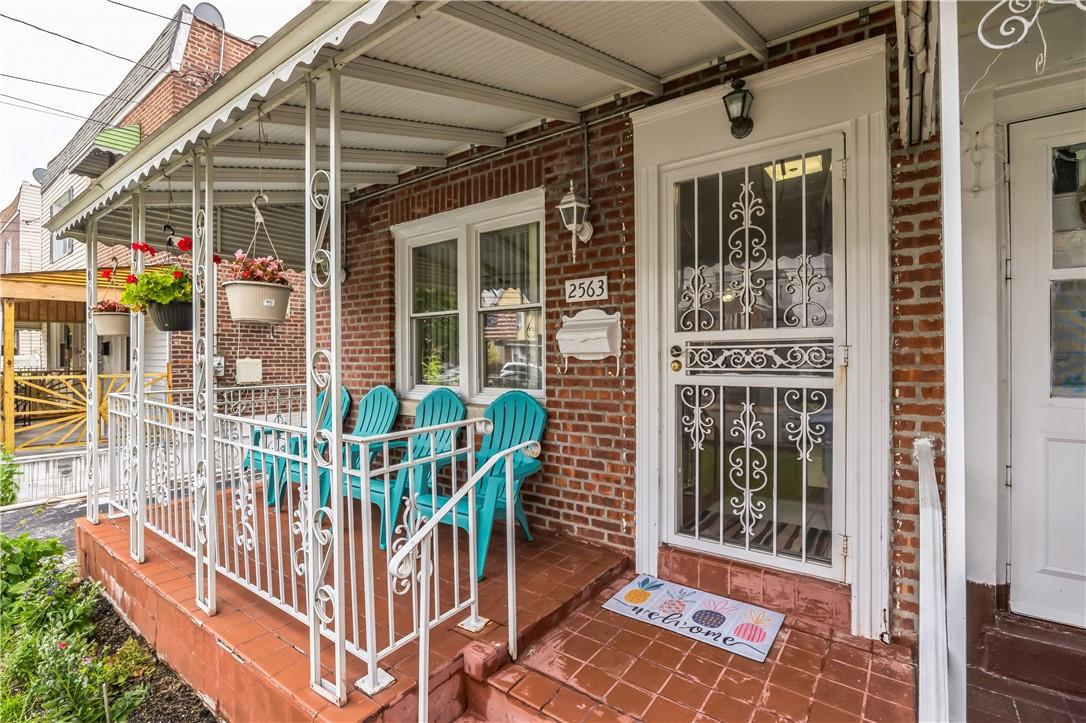 2563 Woodhull Avenue