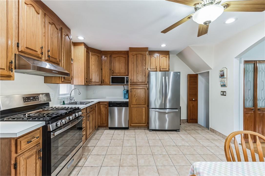 2563 Woodhull Avenue