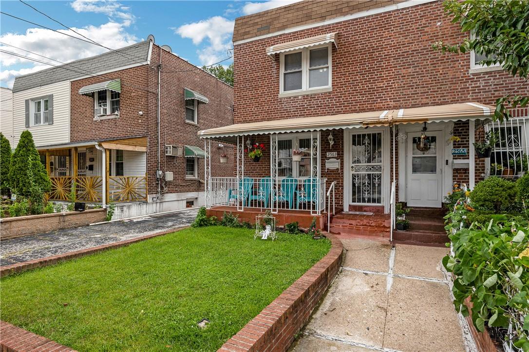 2563 Woodhull Avenue