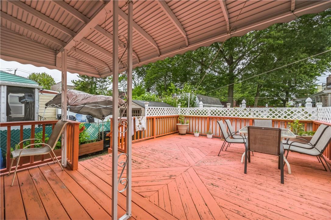 2563 Woodhull Avenue