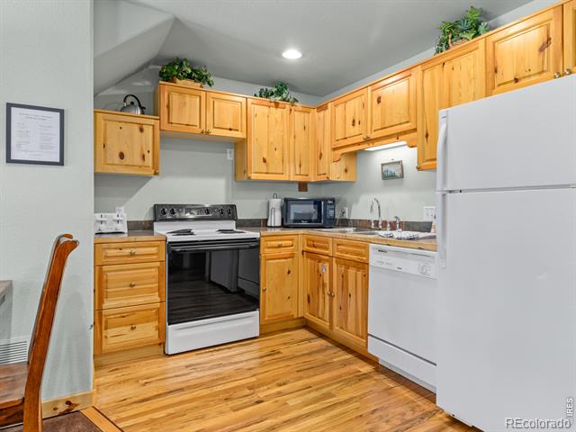 1340 Fall River Drive