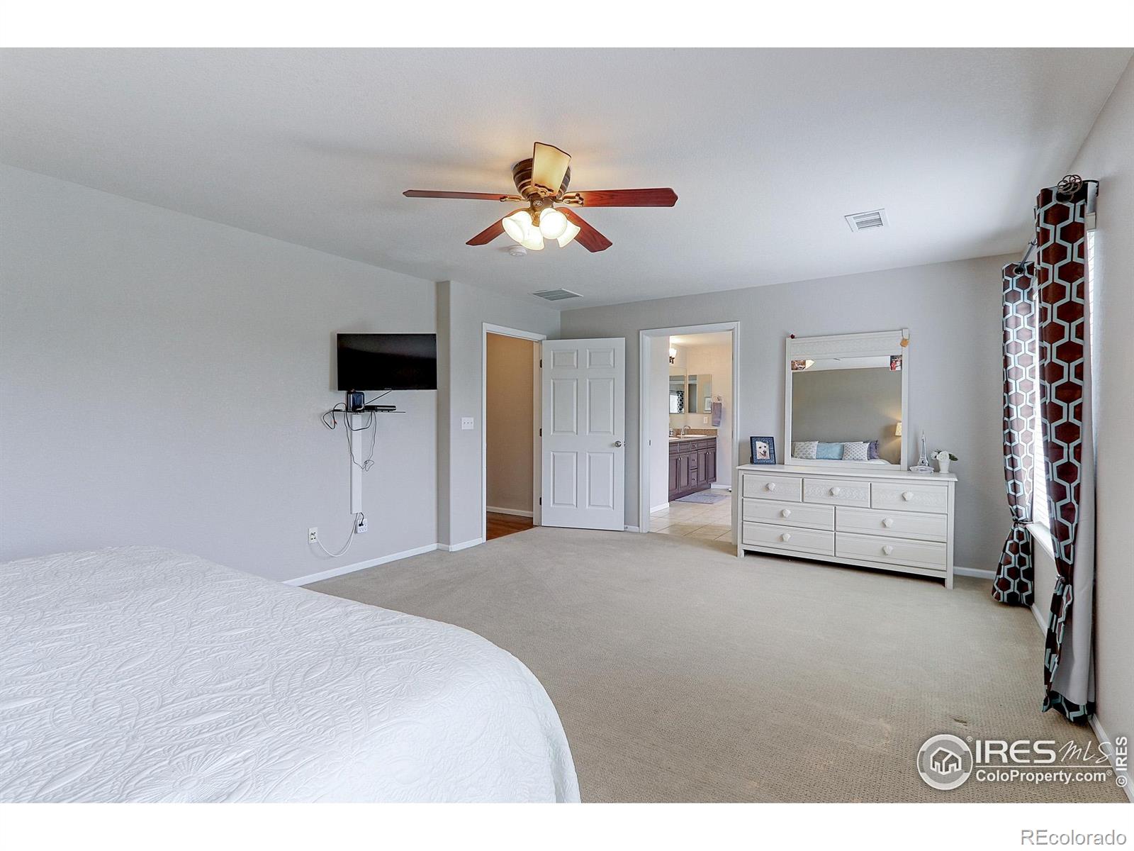 4687 Longs Court
