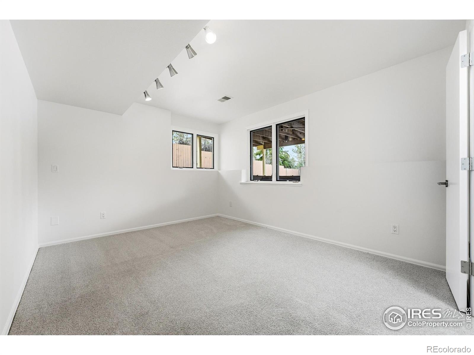 5453 Illini Way
