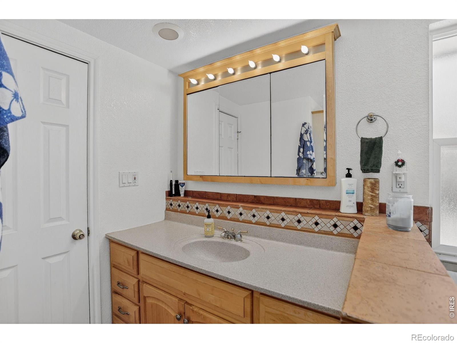 9900 W 57th Place